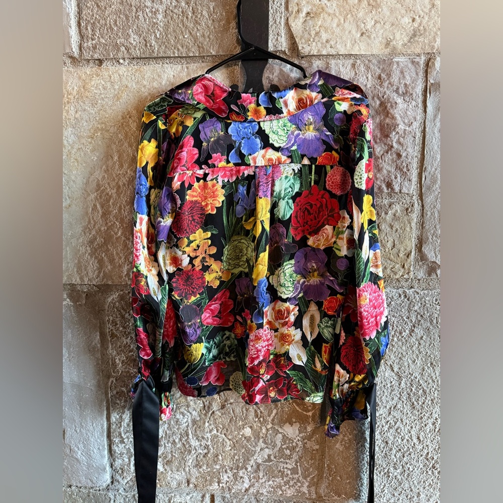 Alice + Olivia Multicolor Floral V-Neck Long Sleeve Blouse - Picture 2 of 4